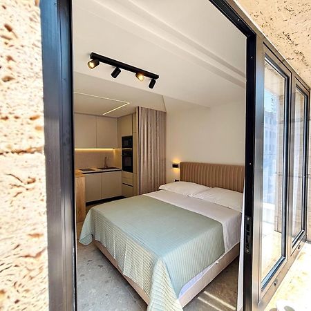 Marthinis Luxury Suites Сплит Екстериор снимка
