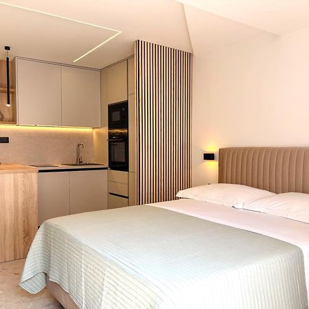 Marthinis Luxury Suites Сплит Екстериор снимка
