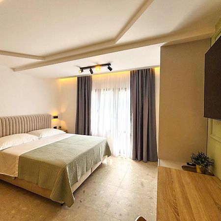 Marthinis Luxury Suites Сплит Екстериор снимка