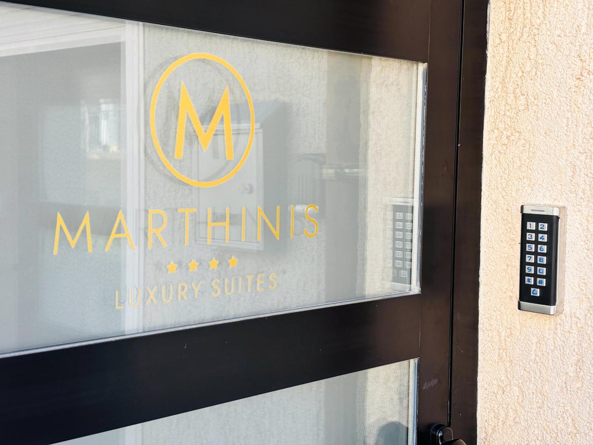 Marthinis Luxury Suites Сплит Екстериор снимка