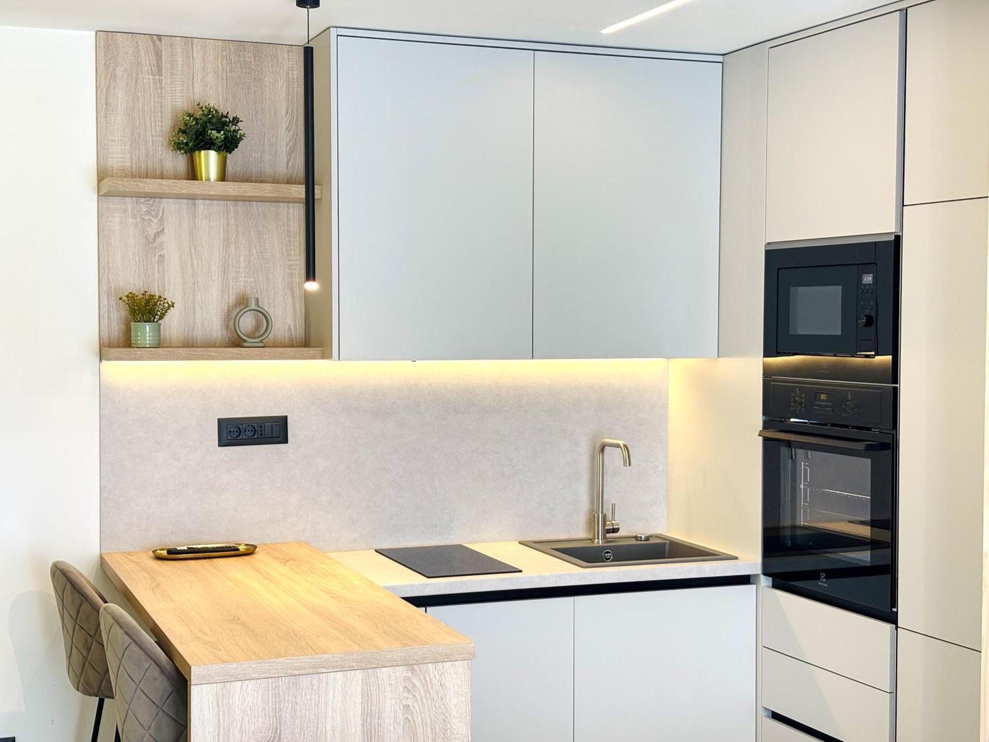 Marthinis Luxury Suites Сплит Екстериор снимка