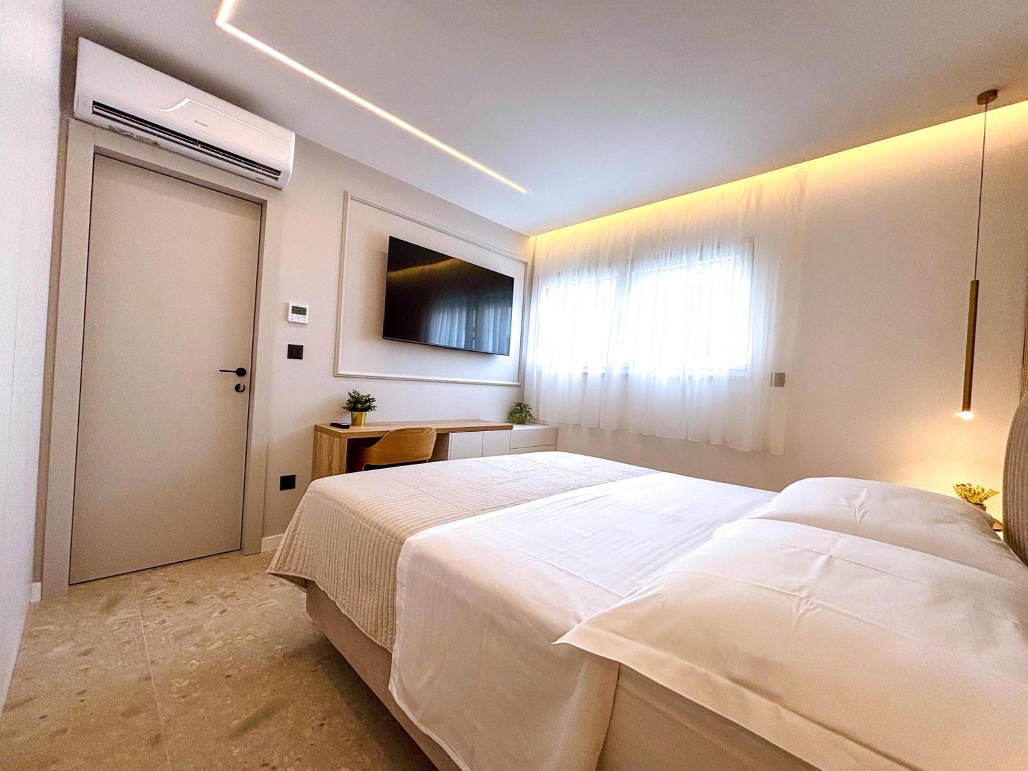 Marthinis Luxury Suites Сплит Екстериор снимка