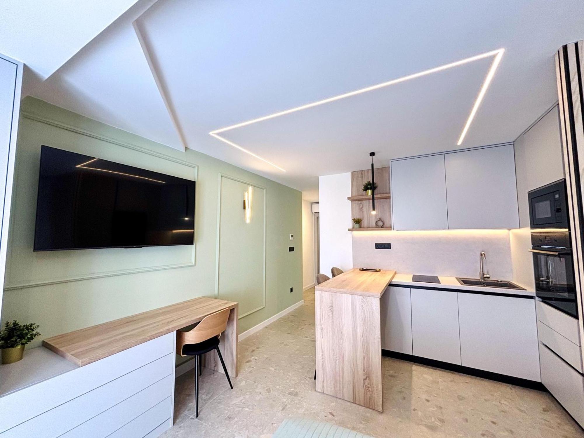 Marthinis Luxury Suites Сплит Екстериор снимка