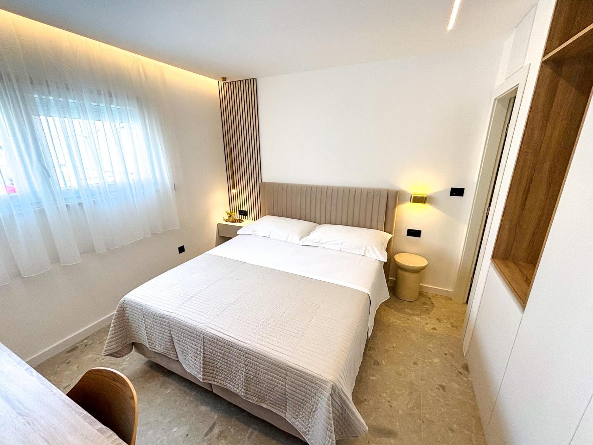 Marthinis Luxury Suites Сплит Екстериор снимка