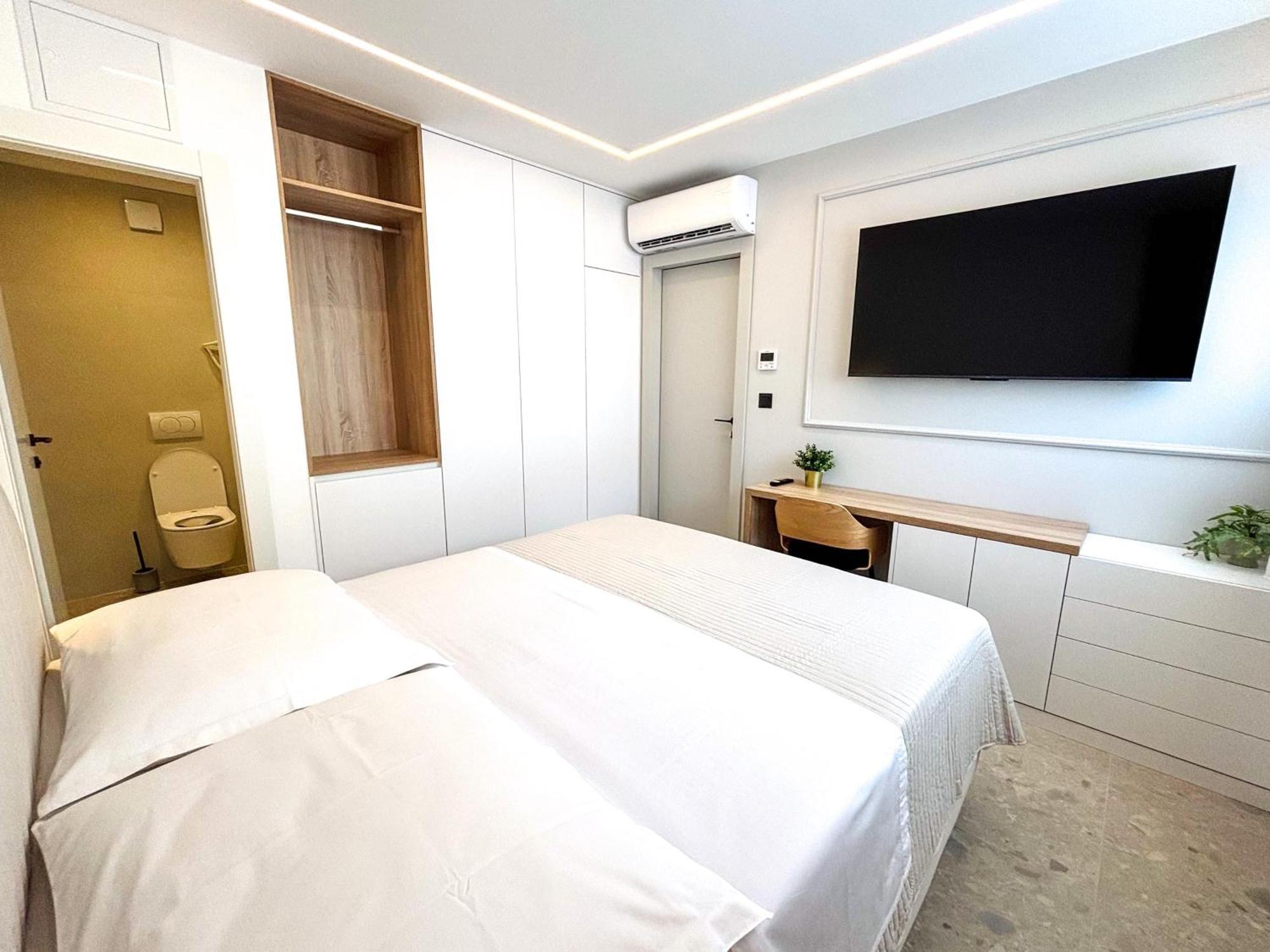 Marthinis Luxury Suites Сплит Екстериор снимка